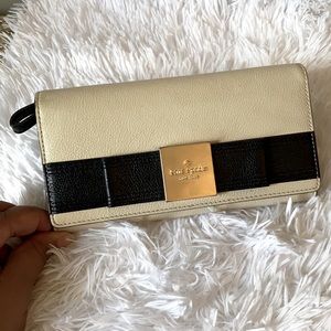 kate Spade wristlet wallet